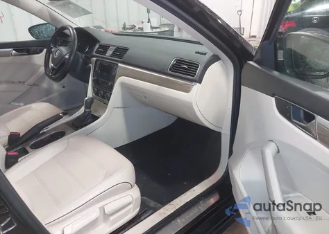 2016 Volkswagen Passat 1.8T Se z USA, uszkodzony, nr VIN 1VWBT7A30GC065552